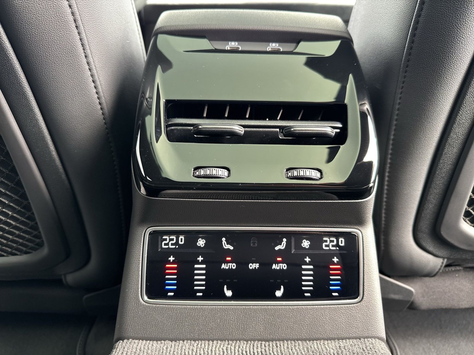 Fahrzeugabbildung Audi A6 Avant edition one e-hybrid quattro 270 kW