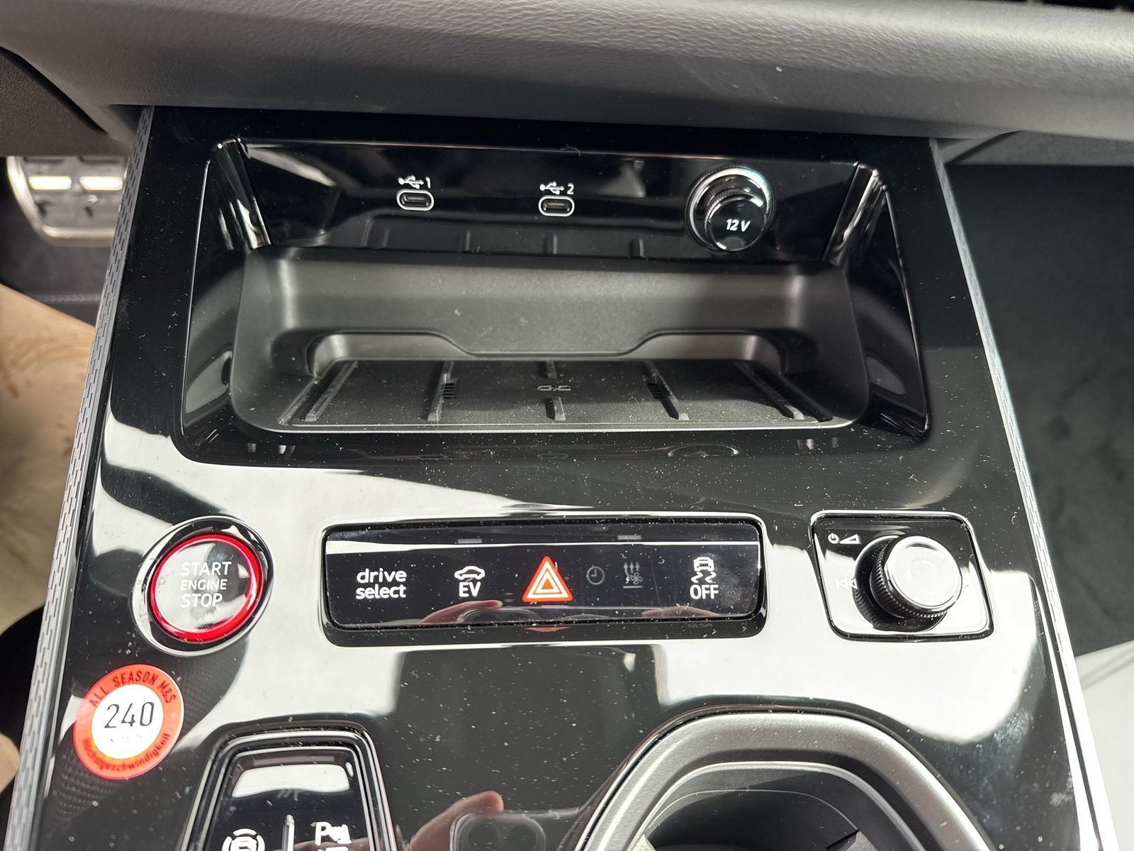 Fahrzeugabbildung Audi A6 Avant edition one e-hybrid quattro 270 kW