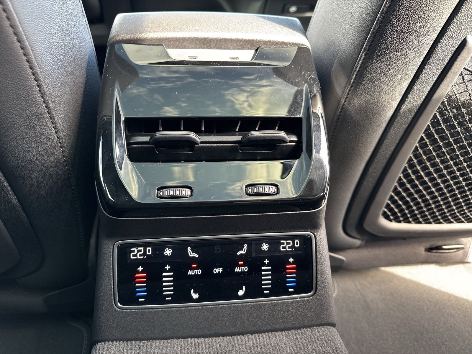 Fahrzeugabbildung Audi A6 Avant edition one e-hybrid quattro 270 kW