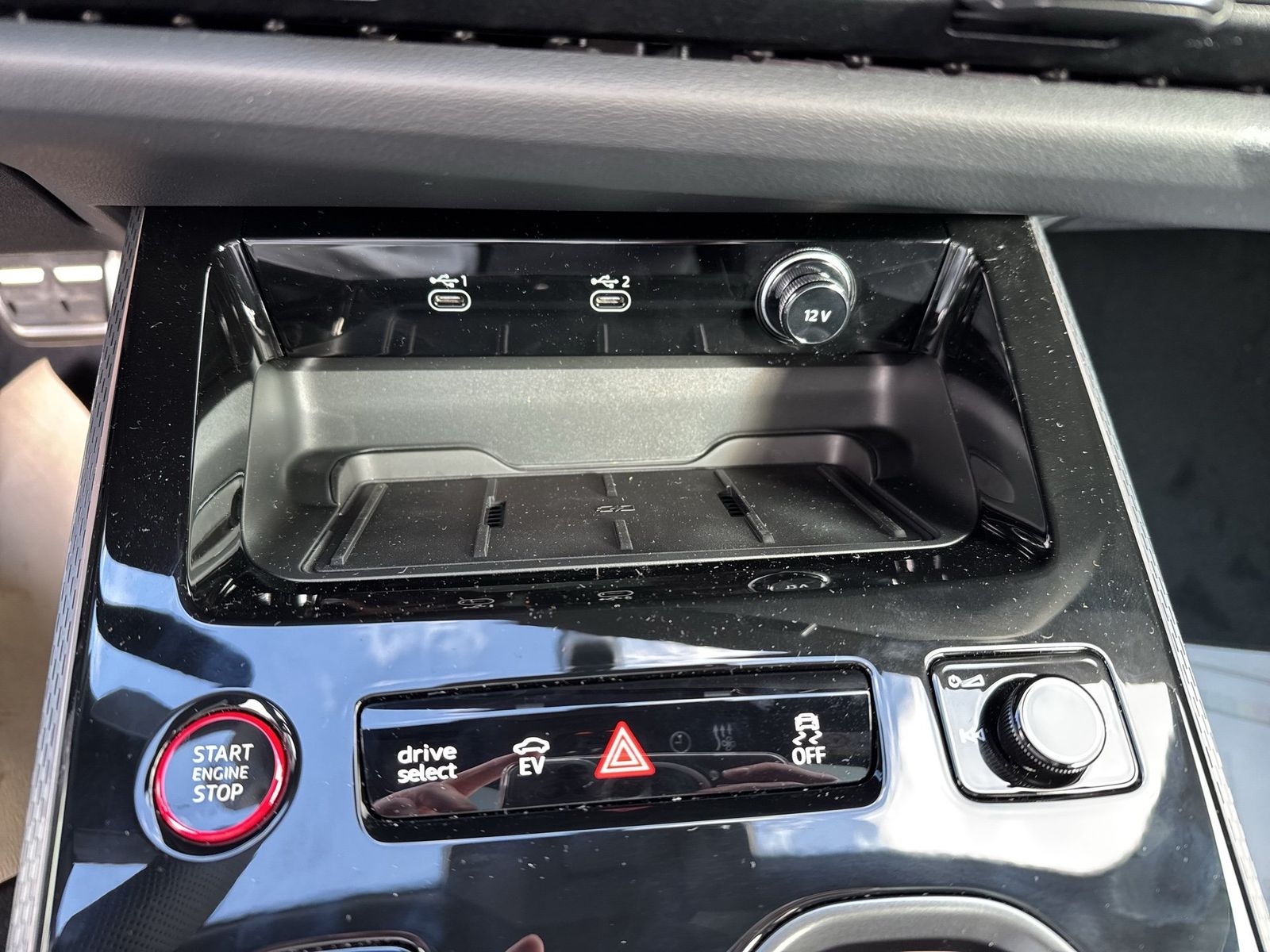 Fahrzeugabbildung Audi A6 Avant edition one e-hybrid quattro 270 kW