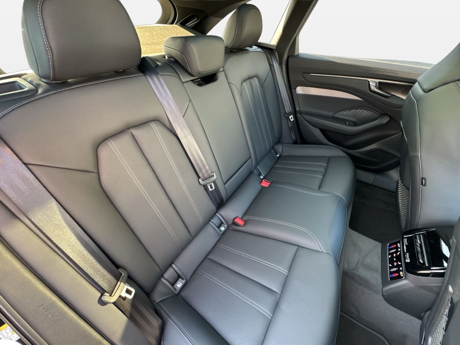 Fahrzeugabbildung Audi A6 Avant edition one e-hybrid quattro 270 kW