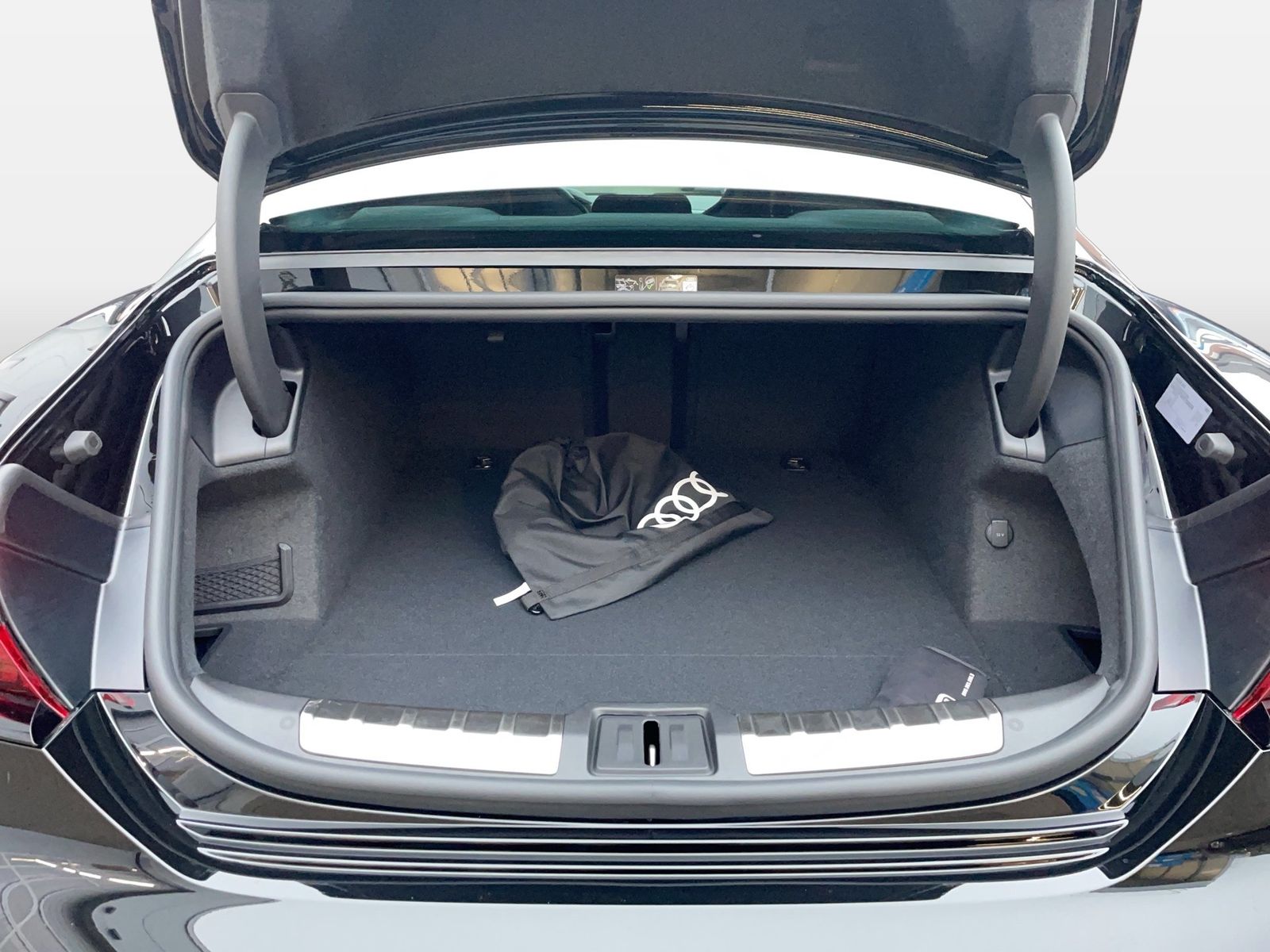 Fahrzeugabbildung Audi e-tron GT quattro 370 kW Matrix|B&O|HUD|Luft|ACC