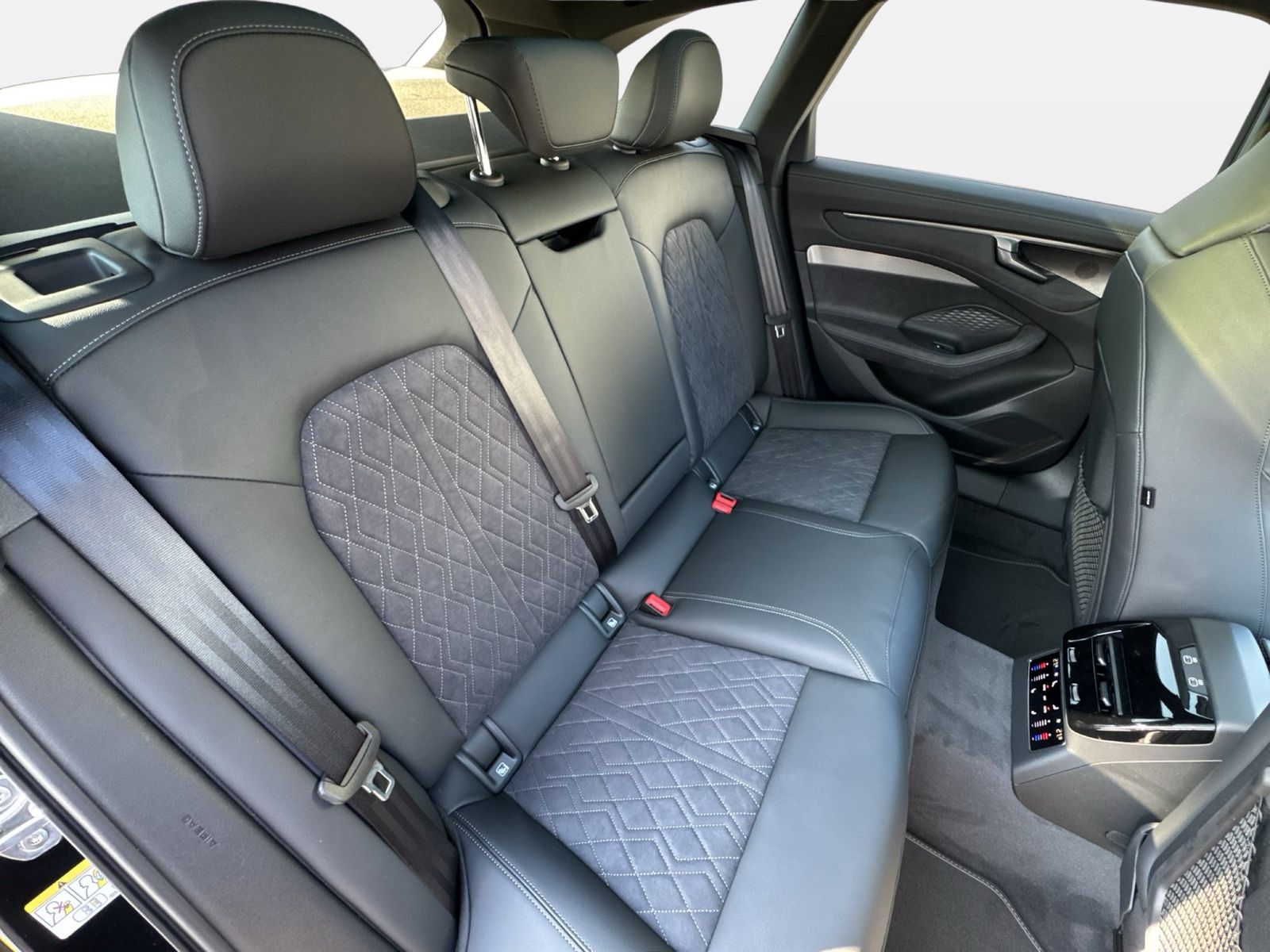 Fahrzeug autohaus mense Fahrzeugabbildung Audi A6 Avant edition one e-hybrid quattro 270 kW