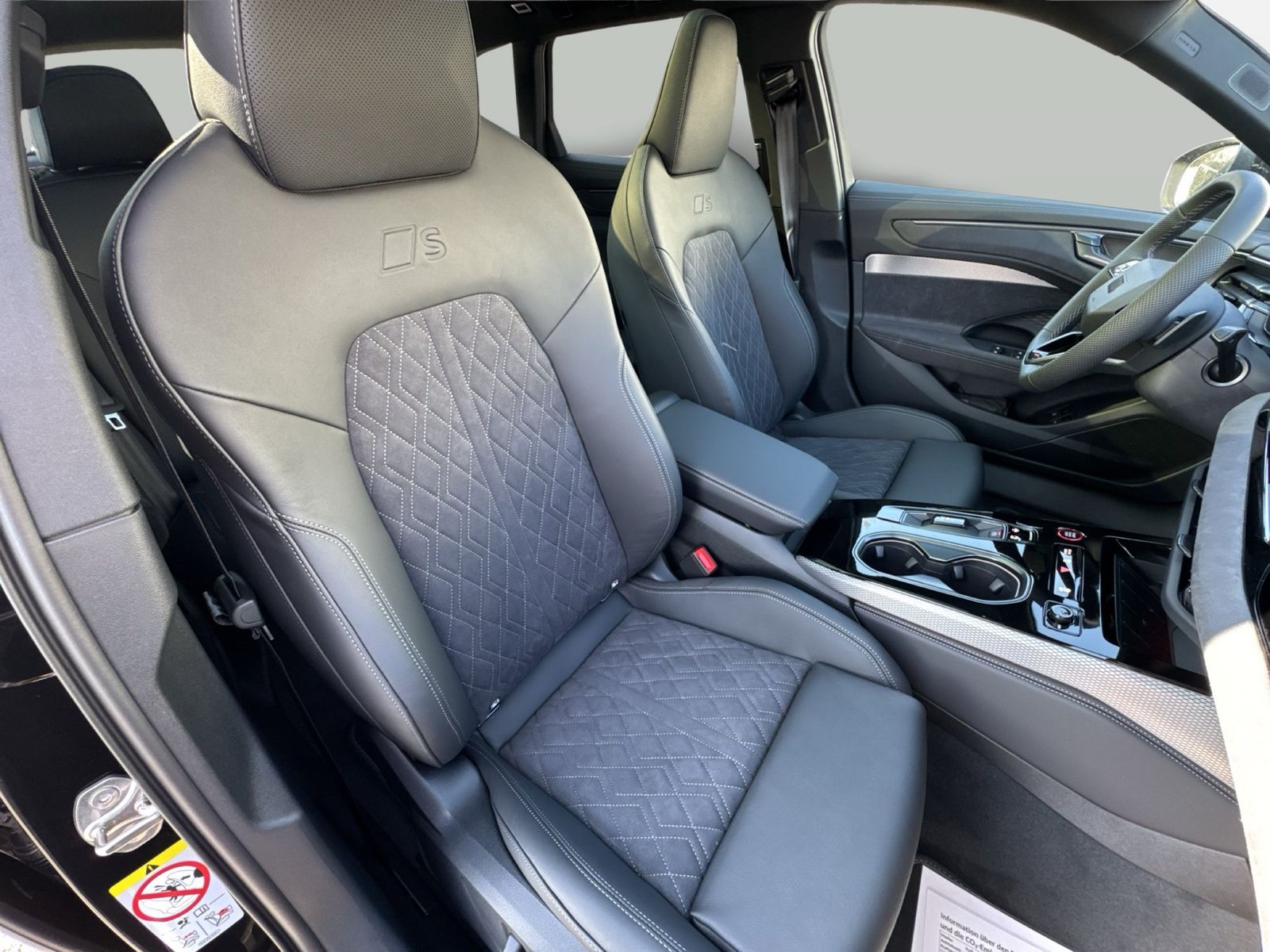 Fahrzeug autohaus mense Fahrzeugabbildung Audi A6 Avant edition one e-hybrid quattro 270 kW