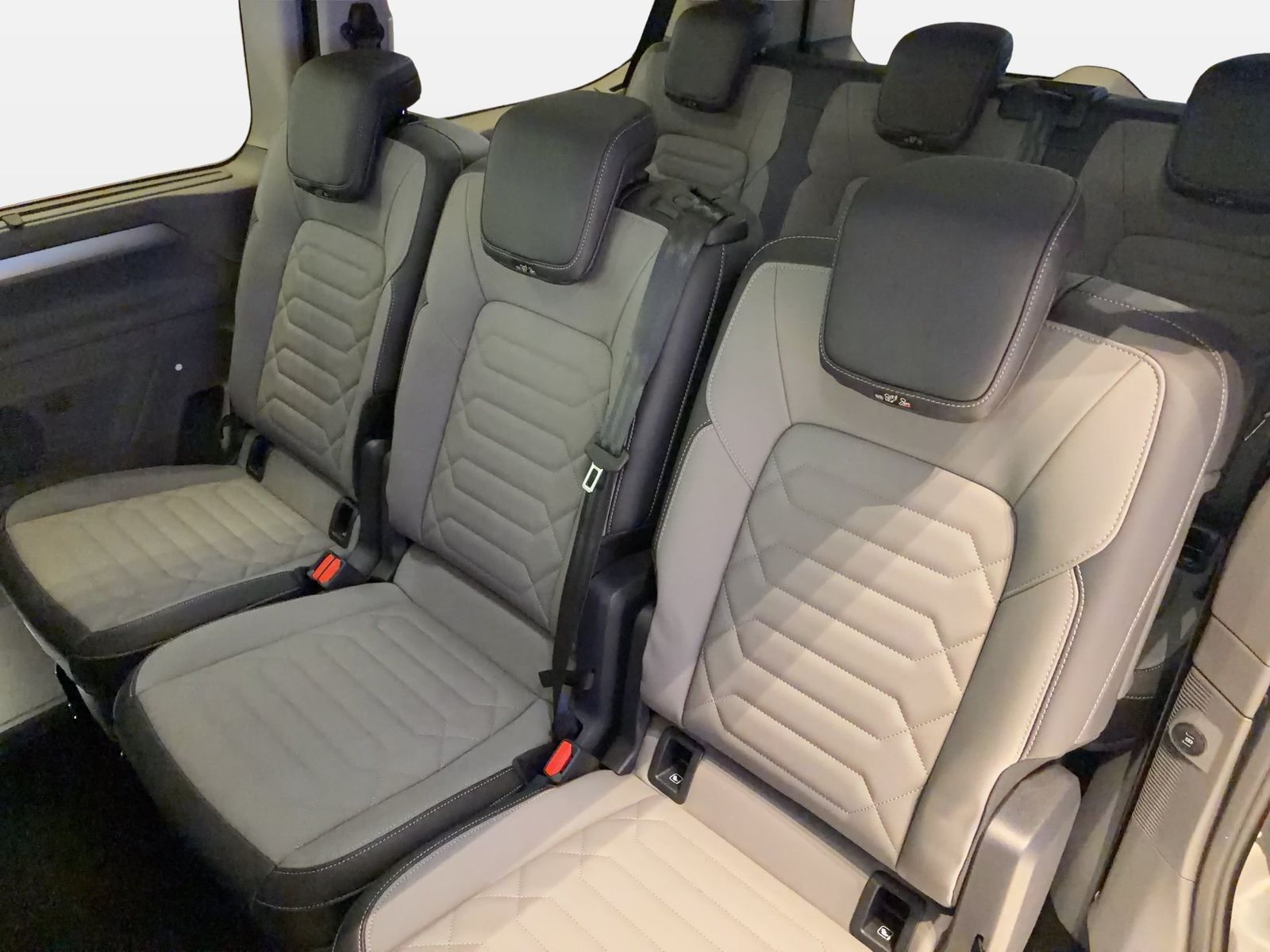 Fahrzeugabbildung Volkswagen Transporter Caravelle 2.0 TDI W Style KR Matrix