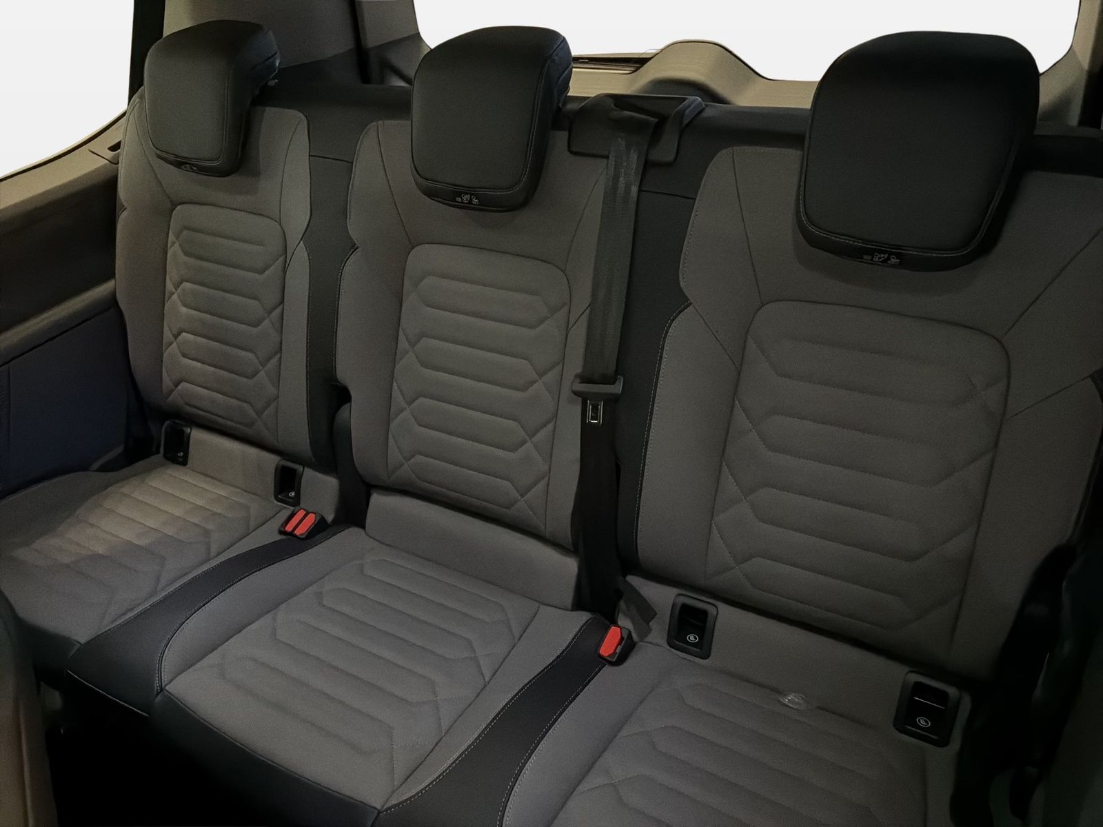 Fahrzeugabbildung Volkswagen Transporter Caravelle 2.0 TDI W Style KR Matrix