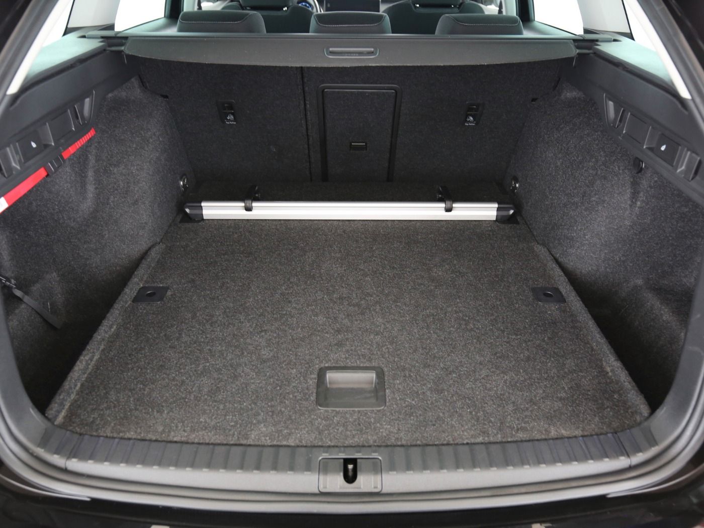 Fahrzeugabbildung SKODA Octavia Combi 2.0 TDI First Edition HUD|LED|Navi