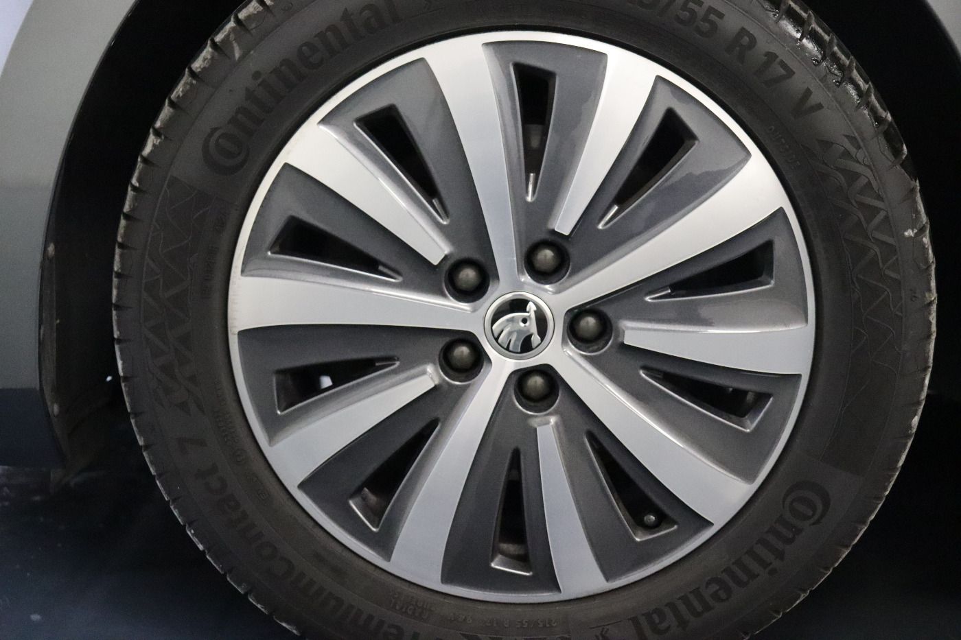 Fahrzeugabbildung SKODA Superb Combi 2.0 TDI Style AHK|ACC|LED|Navi|PDC