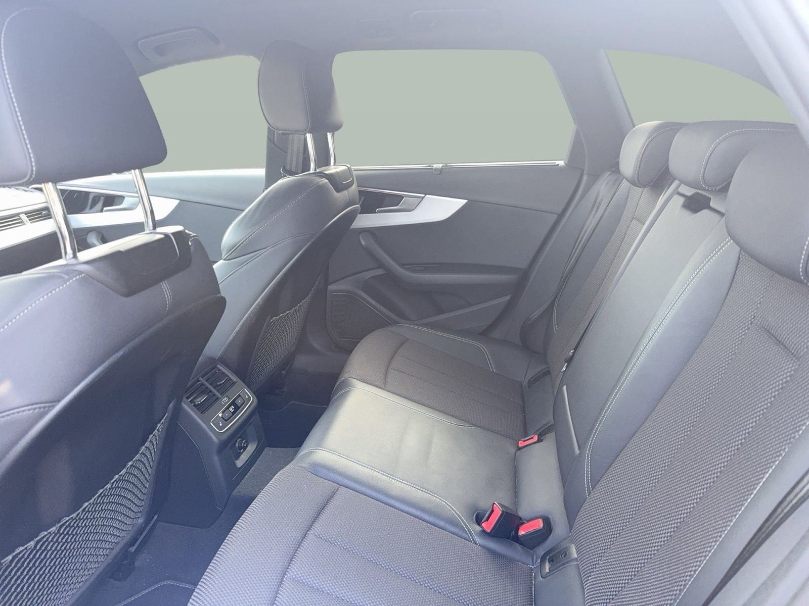 Fahrzeugabbildung Audi A4 Avant 50 TDI quattro tiptronic S line AHK|LED