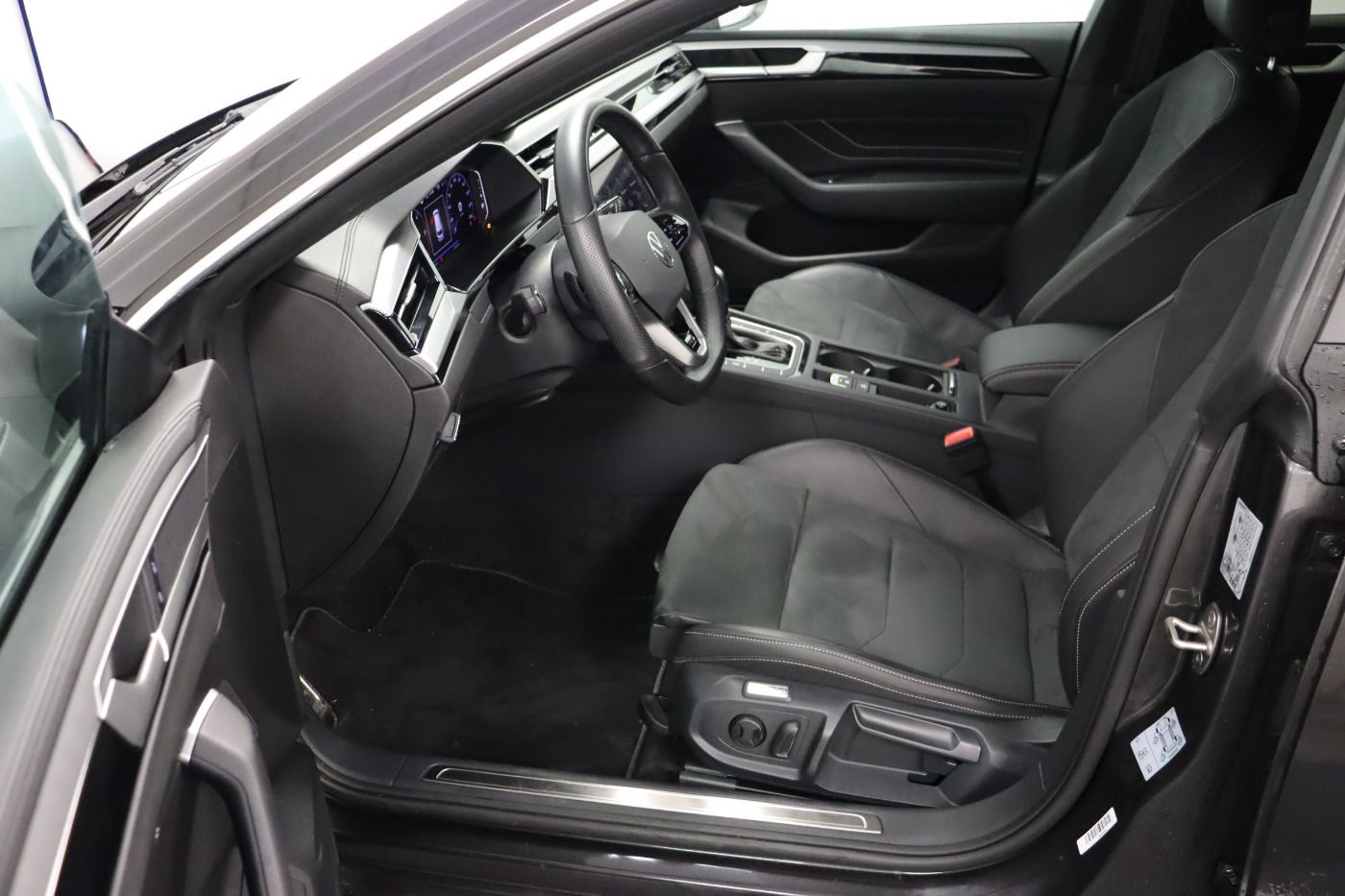 Fahrzeugabbildung Volkswagen Arteon Shooting Brake 2.0 TDI 4Motion DSG R-Line