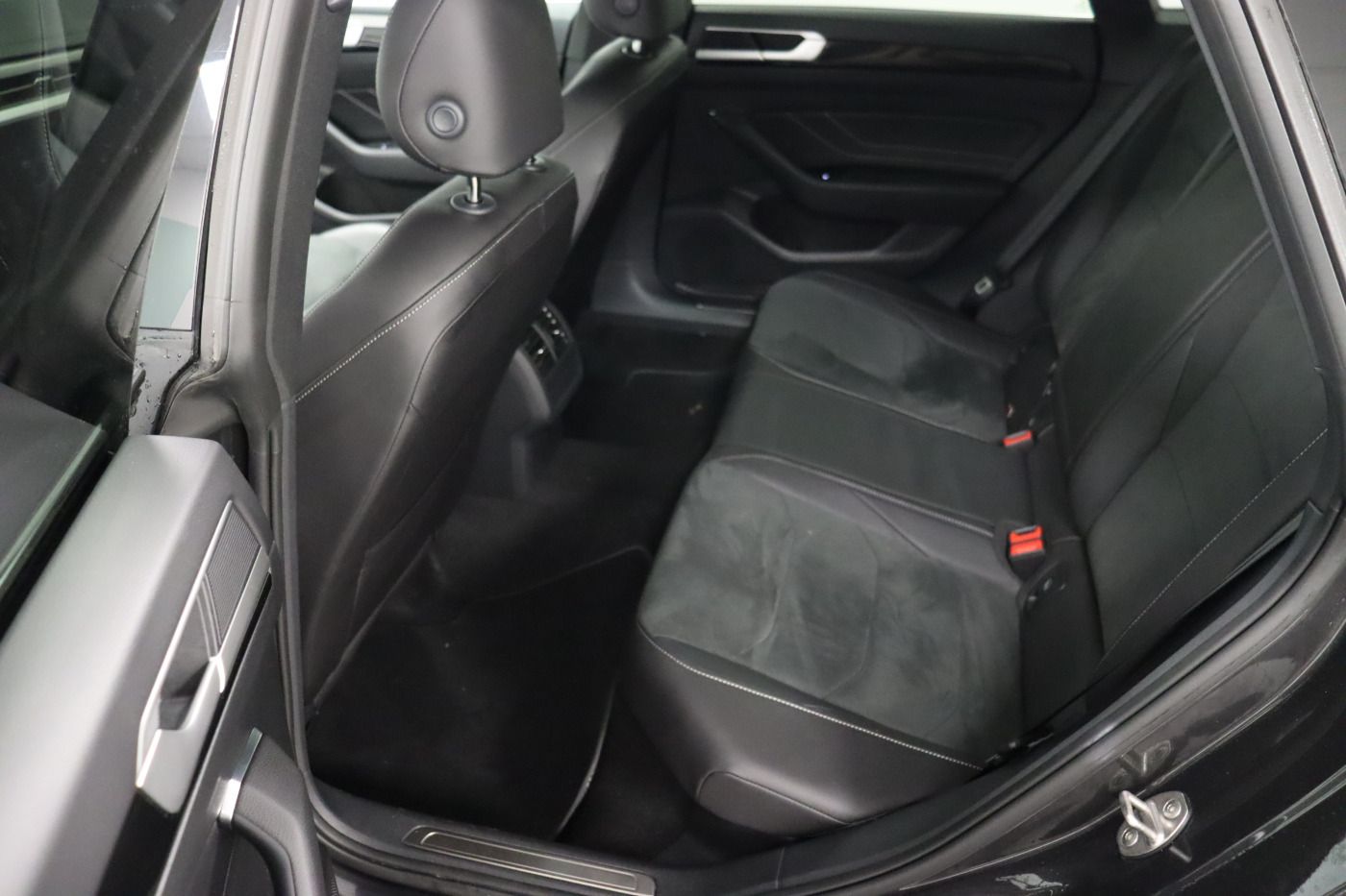 Fahrzeugabbildung Volkswagen Arteon Shooting Brake 2.0 TDI 4Motion DSG R-Line