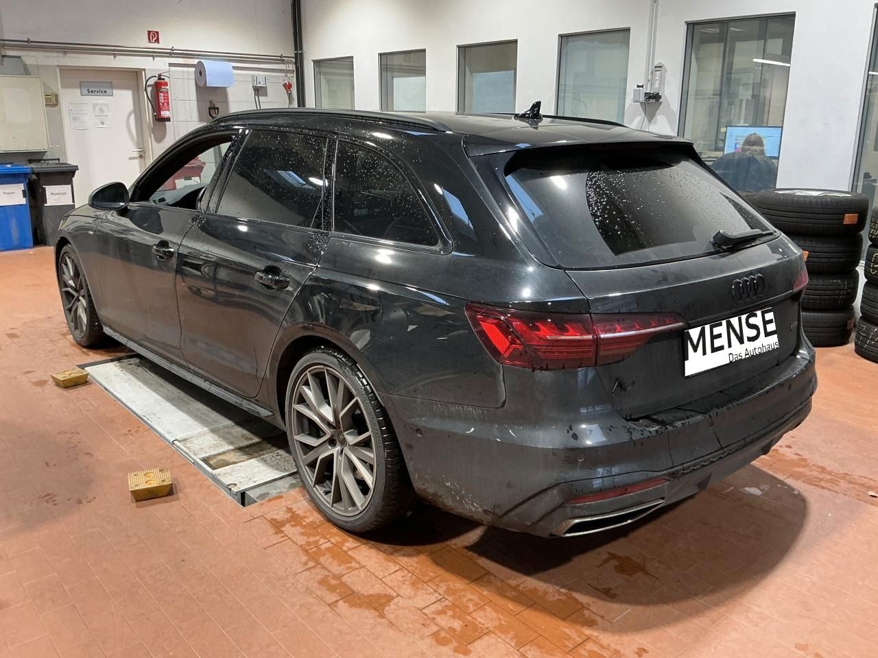 Fahrzeugabbildung Audi A4 Avant 50 TDI quattro tiptronic S line Matrix