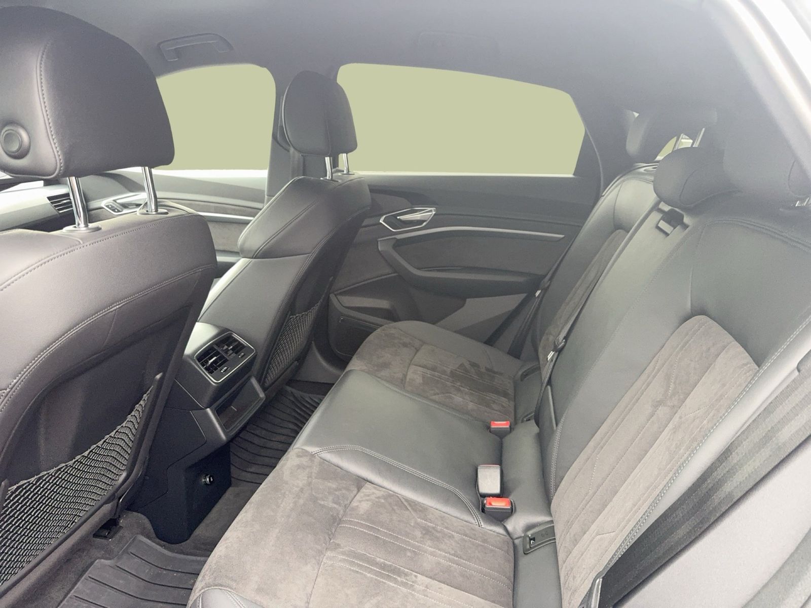 Fahrzeugabbildung Audi e-tron Sportback 50 S line quattro CarPlay|AHK