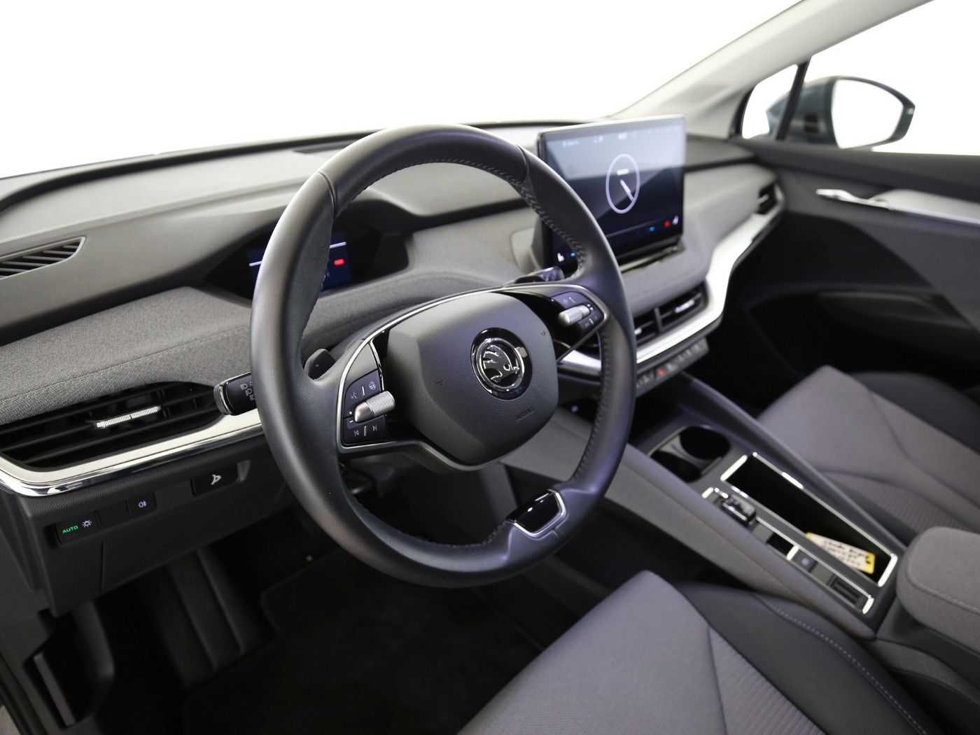 Fahrzeugabbildung SKODA Enyaq 60 Loft AHK|ACC|LED|Navi|VirtualCP|KeyLess