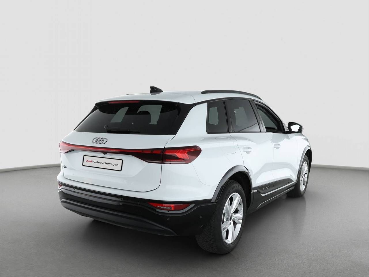 Fahrzeugabbildung Audi Q6 e-tron 185 kW AHK|Standhzg|4xSHZG|ACC|LED|PDC