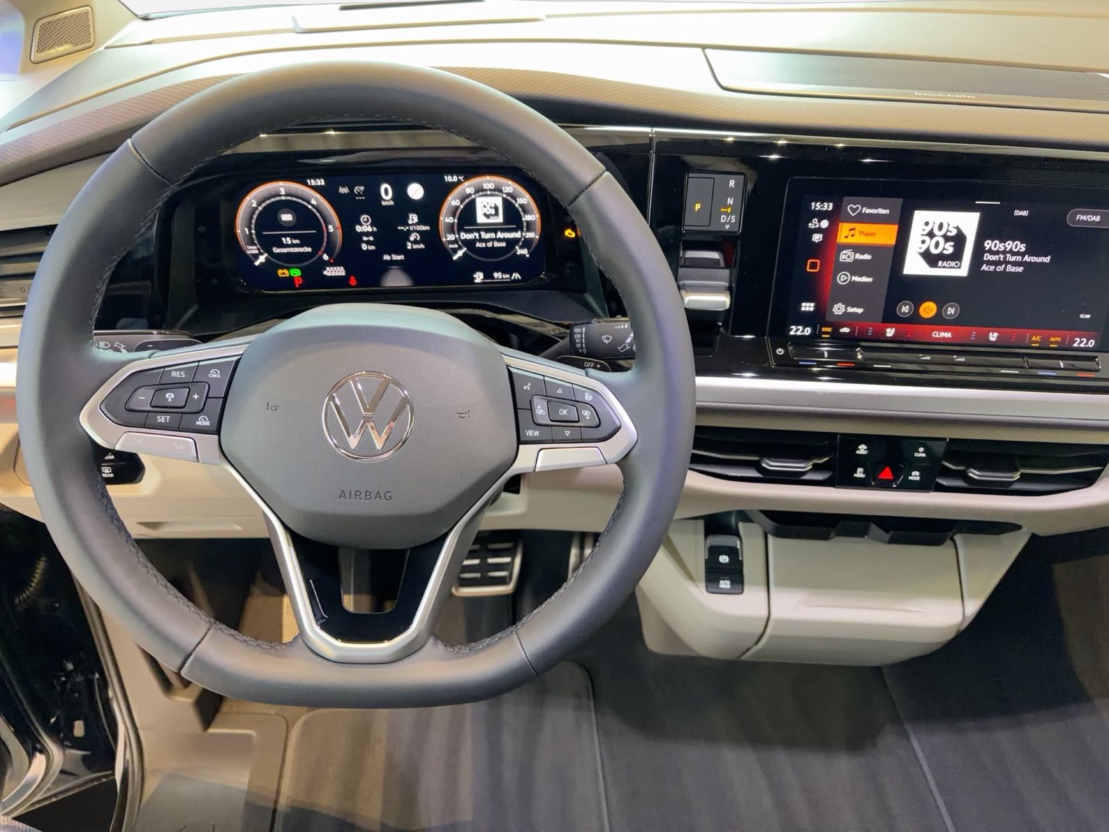 Fahrzeug autohaus mense Fahrzeugabbildung Volkswagen Multivan 2.0 TDI lang Style IQ.Light|Matrix|AHK