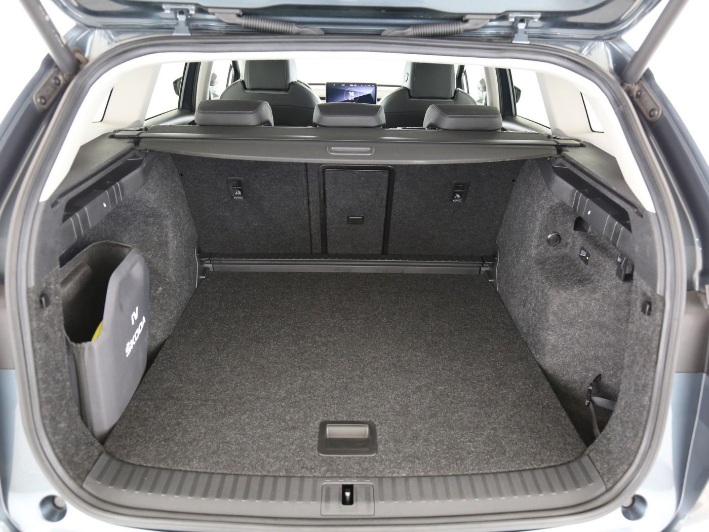 Fahrzeugabbildung SKODA Enyaq 80 Loft AHK|Pano|SD|ACC|LED|Navi|VirtualCP