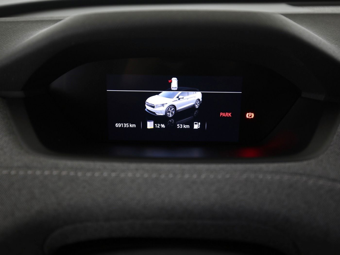 Fahrzeugabbildung SKODA Enyaq 80 Loft AHK|Pano|SD|ACC|LED|Navi|VirtualCP