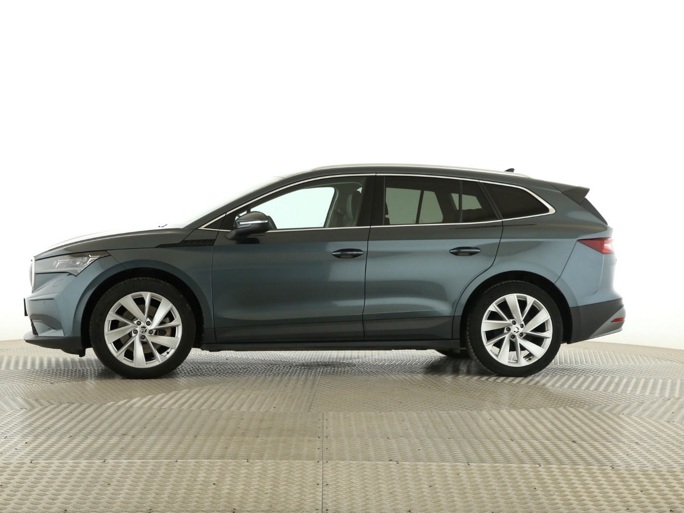 Fahrzeugabbildung SKODA Enyaq 80 Loft AHK|Pano|SD|ACC|LED|Navi|VirtualCP