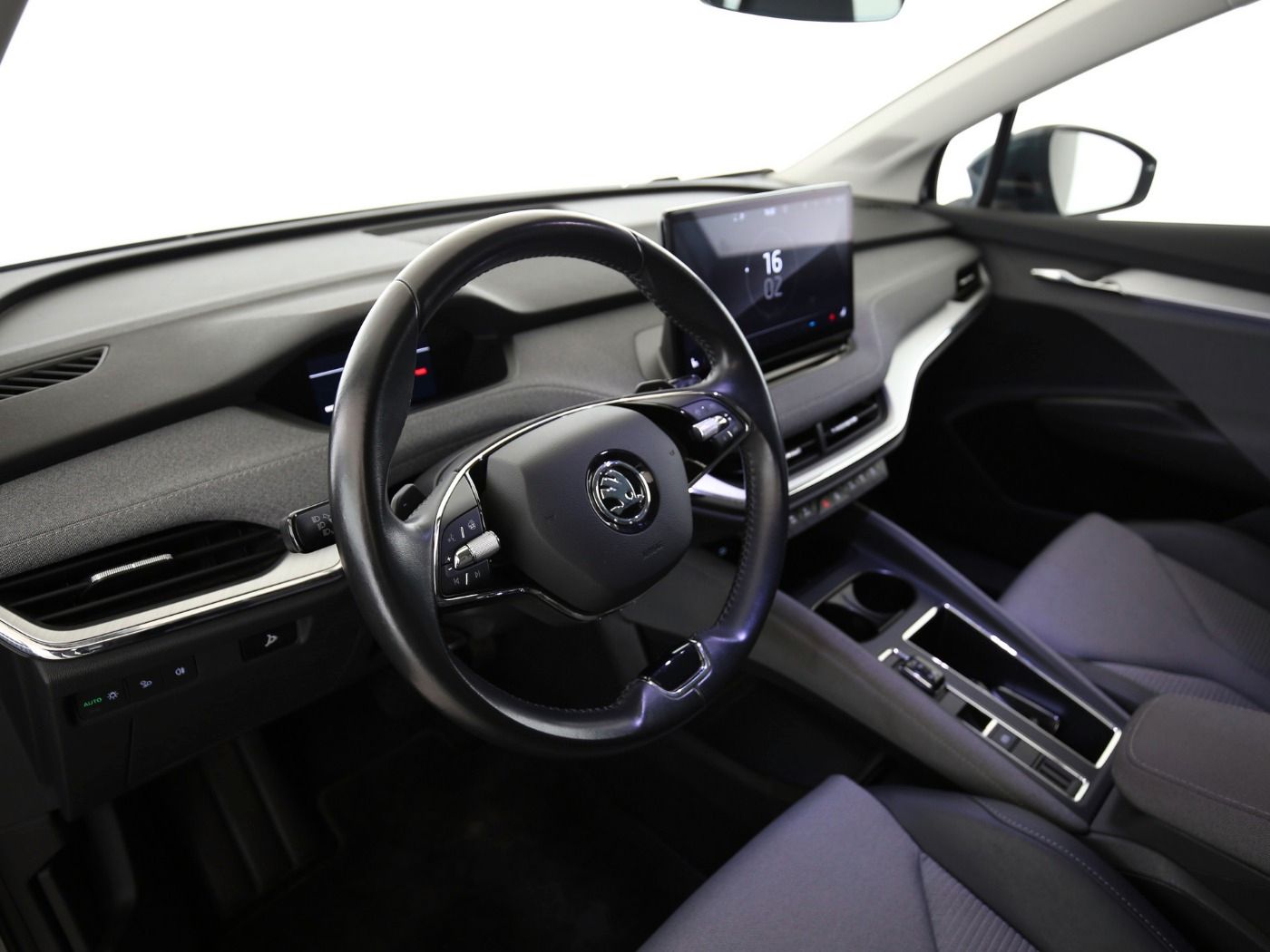 Fahrzeugabbildung SKODA Enyaq 80 Loft AHK|Pano|SD|ACC|LED|Navi|VirtualCP