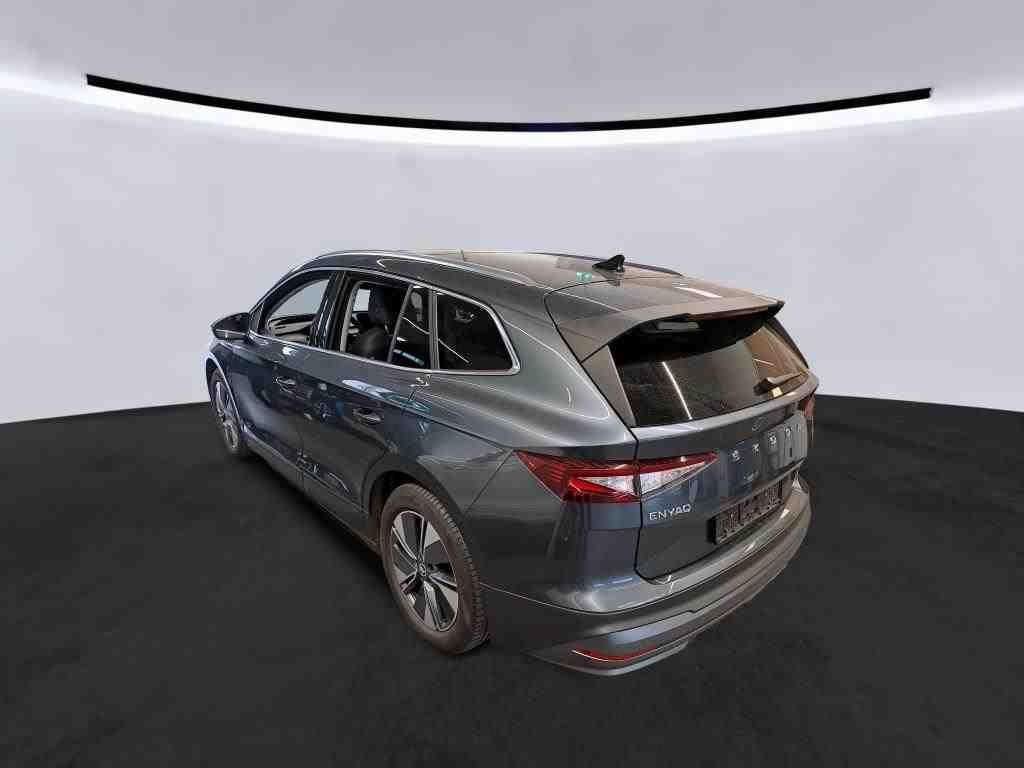 Fahrzeugabbildung SKODA Enyaq 80 Loft AHK|HUD|Pano|SD|ACC|LED|Navi|PDC