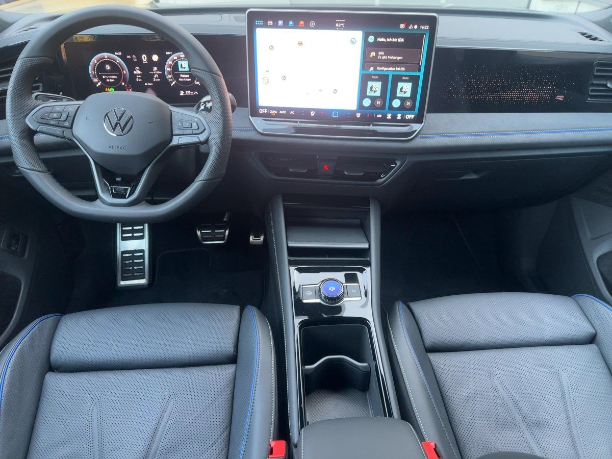Fahrzeugabbildung Volkswagen Tiguan TDI 4M R-Line AHK Leder Pano Standhzg Nav