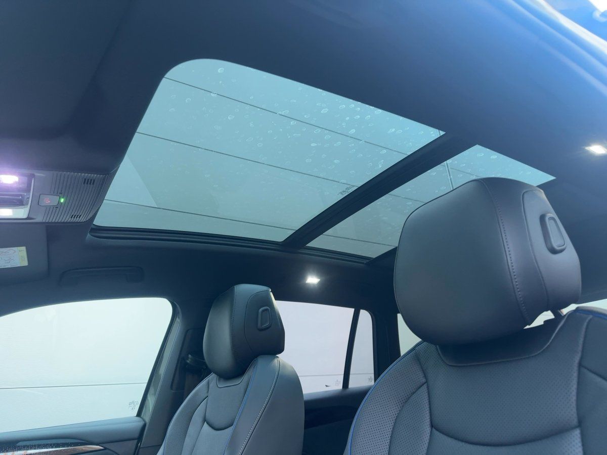 Fahrzeugabbildung Volkswagen Tiguan TDI 4M R-Line AHK Leder Pano Standhzg Nav