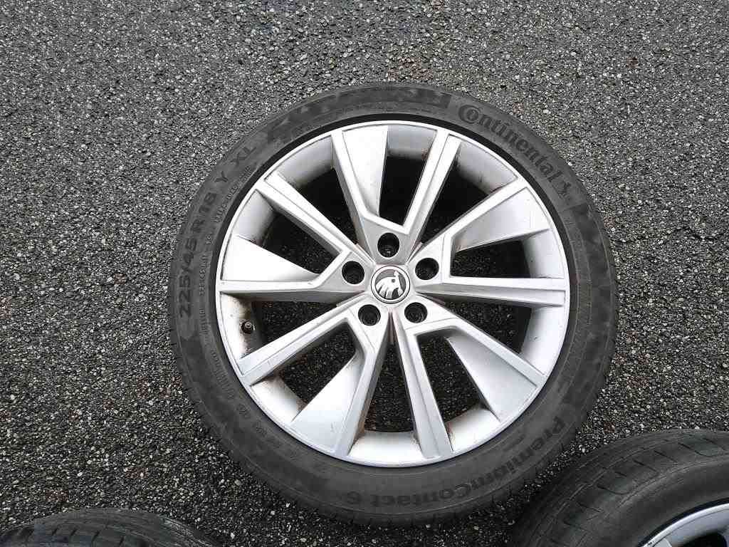 Fahrzeugabbildung SKODA Octavia Combi 2.0 TDI Scout AHK|HUD|Standhzg|ACC