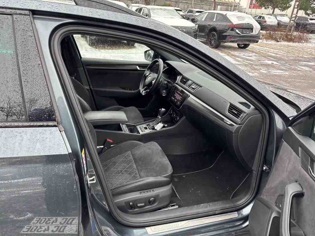 Fahrzeugabbildung SKODA Superb Combi 1.4 TSI Sportline iV AHK|4xSHZG|ACC