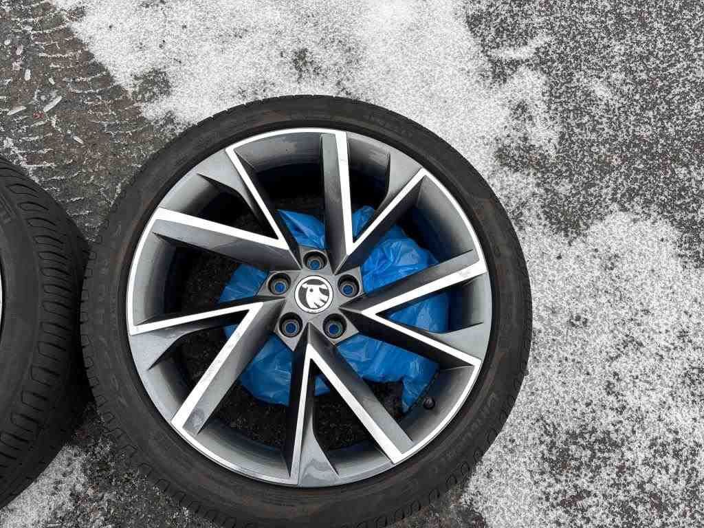 Fahrzeugabbildung SKODA Superb Combi 1.4 TSI Sportline iV AHK|4xSHZG|ACC