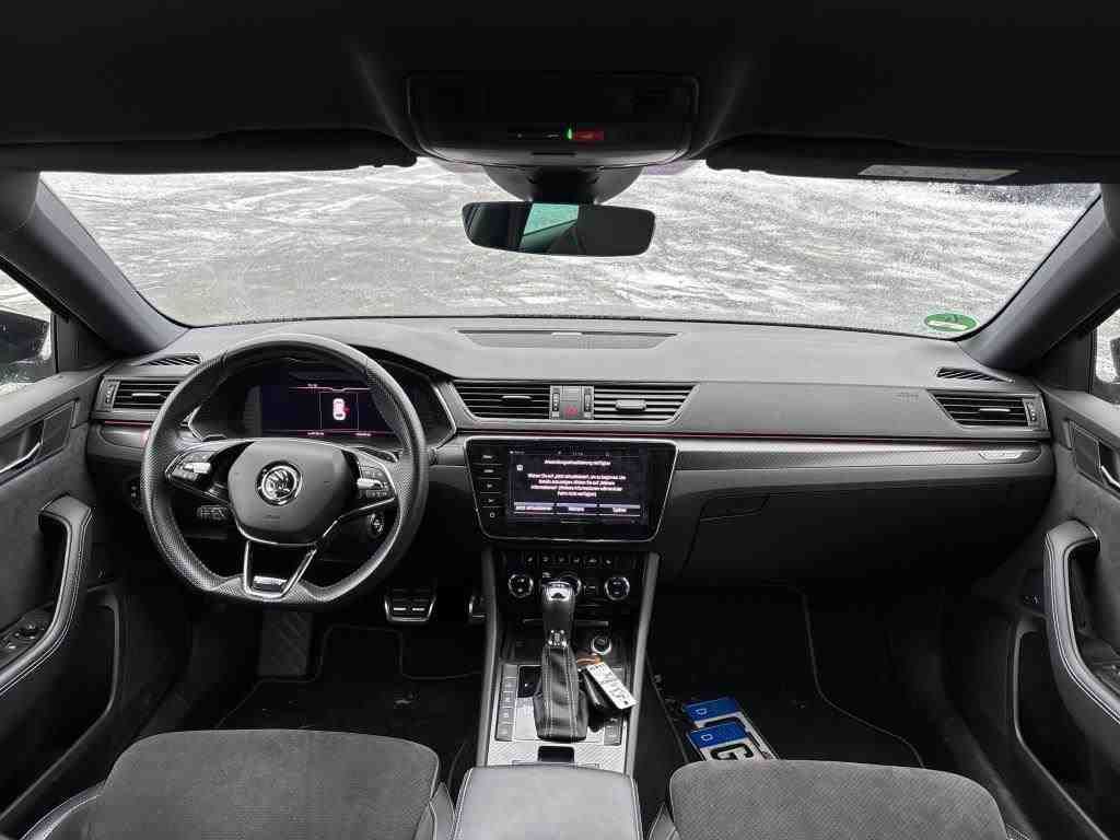 Fahrzeugabbildung SKODA Superb Combi 1.4 TSI Sportline iV AHK|4xSHZG|ACC