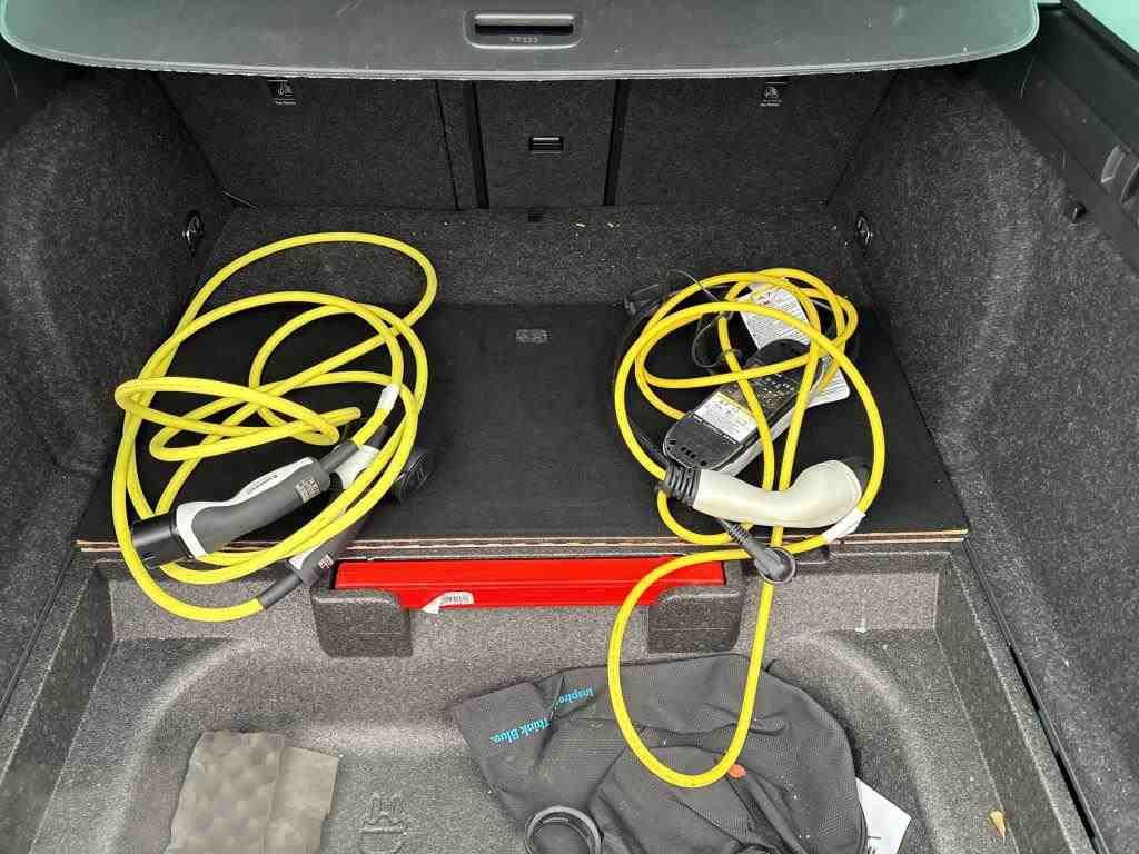 Fahrzeugabbildung SKODA Superb Combi 1.4 TSI Sportline iV AHK|4xSHZG|ACC