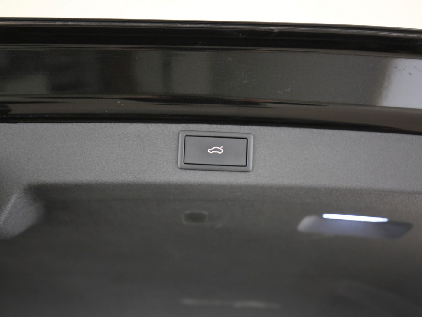 Fahrzeug autohaus mense Fahrzeugabbildung SKODA Enyaq x 80x Loft AHK|HUD|4xSHZG|ACC|LED|Navi|PDC