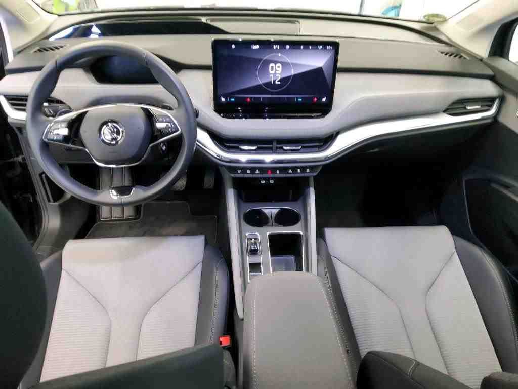 Fahrzeugabbildung SKODA Enyaq x 80x Loft AHK|HUD|4xSHZG|ACC|LED|Navi|PDC