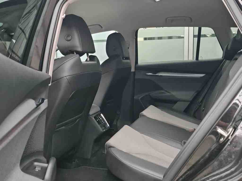 Fahrzeugabbildung SKODA Enyaq 80 Loft AHK|ACC|LED|Navi|VirtualCP|Kamera