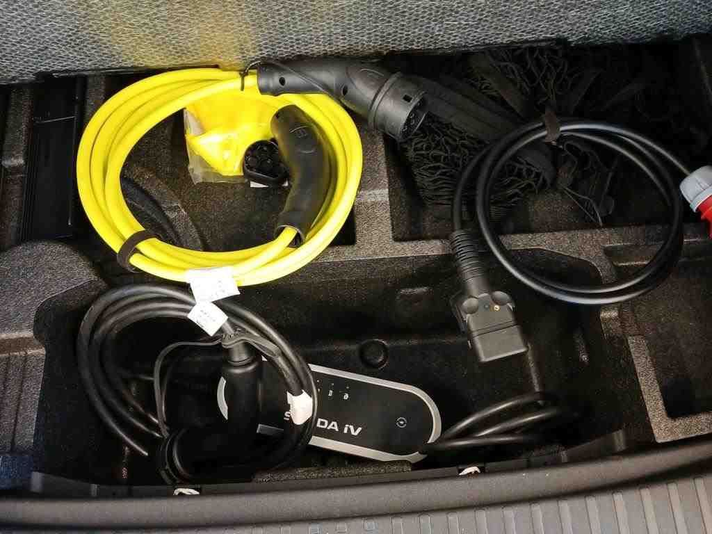 Fahrzeugabbildung SKODA Enyaq 80 Loft AHK|ACC|LED|Navi|VirtualCP|Kamera