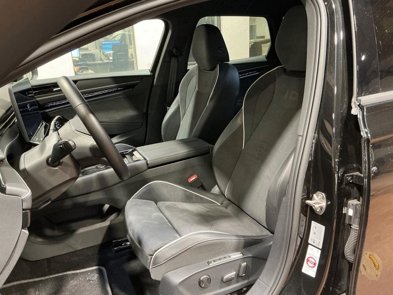 Fahrzeugabbildung Volkswagen ID.7 Tourer Pro IQ.Light|Matrix|CarPlay|h/k|HUD