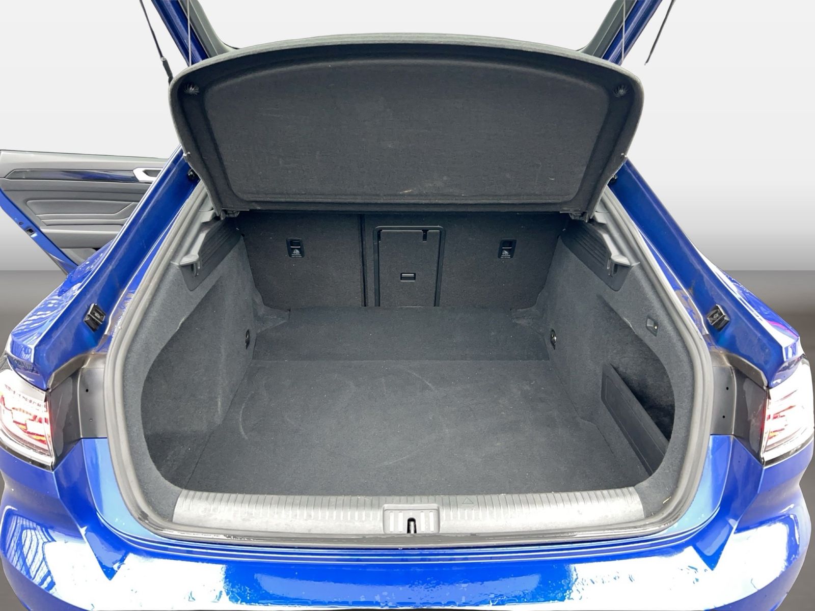 Fahrzeugabbildung Volkswagen Arteon 2.0 TDI DSG 4 Motion R-line CarPlay|AHK