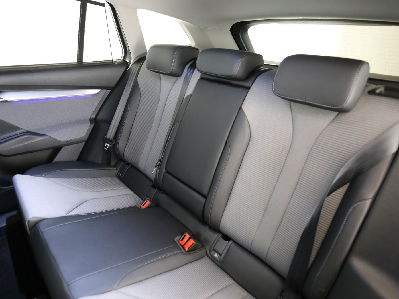 Fahrzeugabbildung SKODA Enyaq 85 Loft ACC|LED|Navi|VirtualCP|Akustikglas