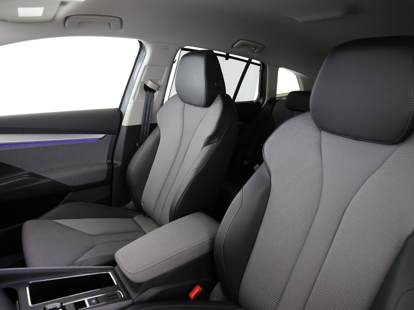 Fahrzeugabbildung SKODA Enyaq 85 Loft ACC|LED|Navi|VirtualCP|Akustikglas