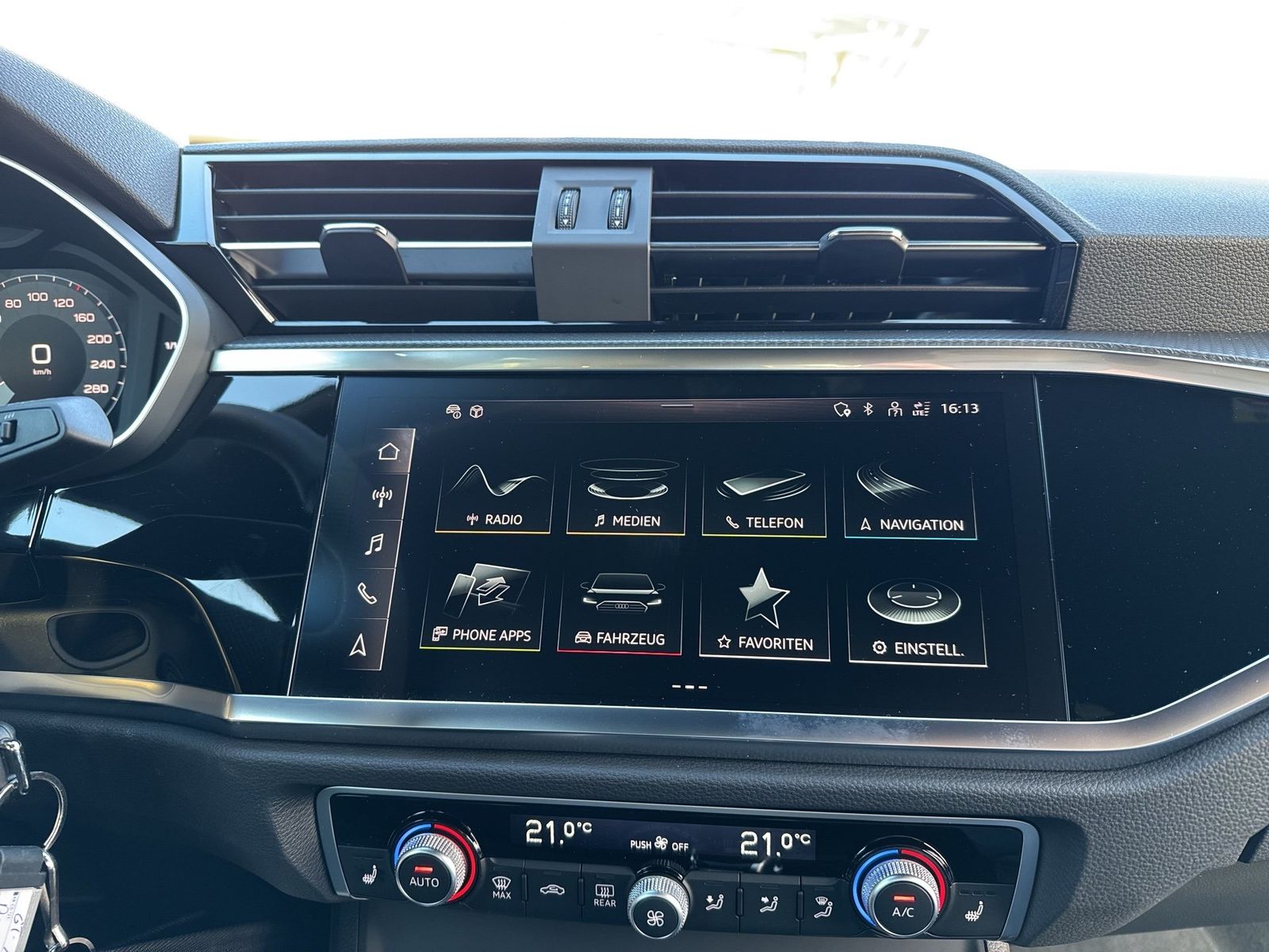Fahrzeugabbildung Audi Q3 Sportback S line 35 TDI S tronic LED|SONOS