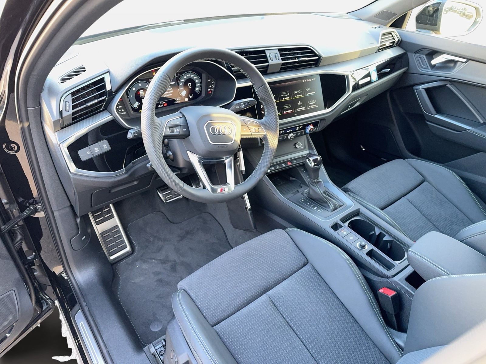 Fahrzeugabbildung Audi Q3 Sportback S line 35 TDI S tronic LED|SONOS