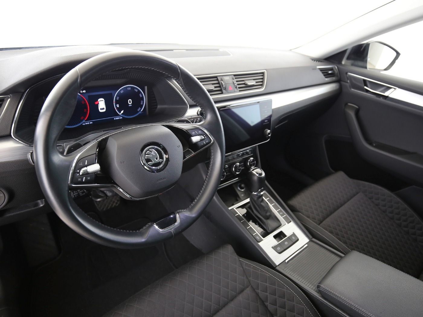 Fahrzeugabbildung SKODA Superb Combi Ambition 2024 (Facelift) Facelift