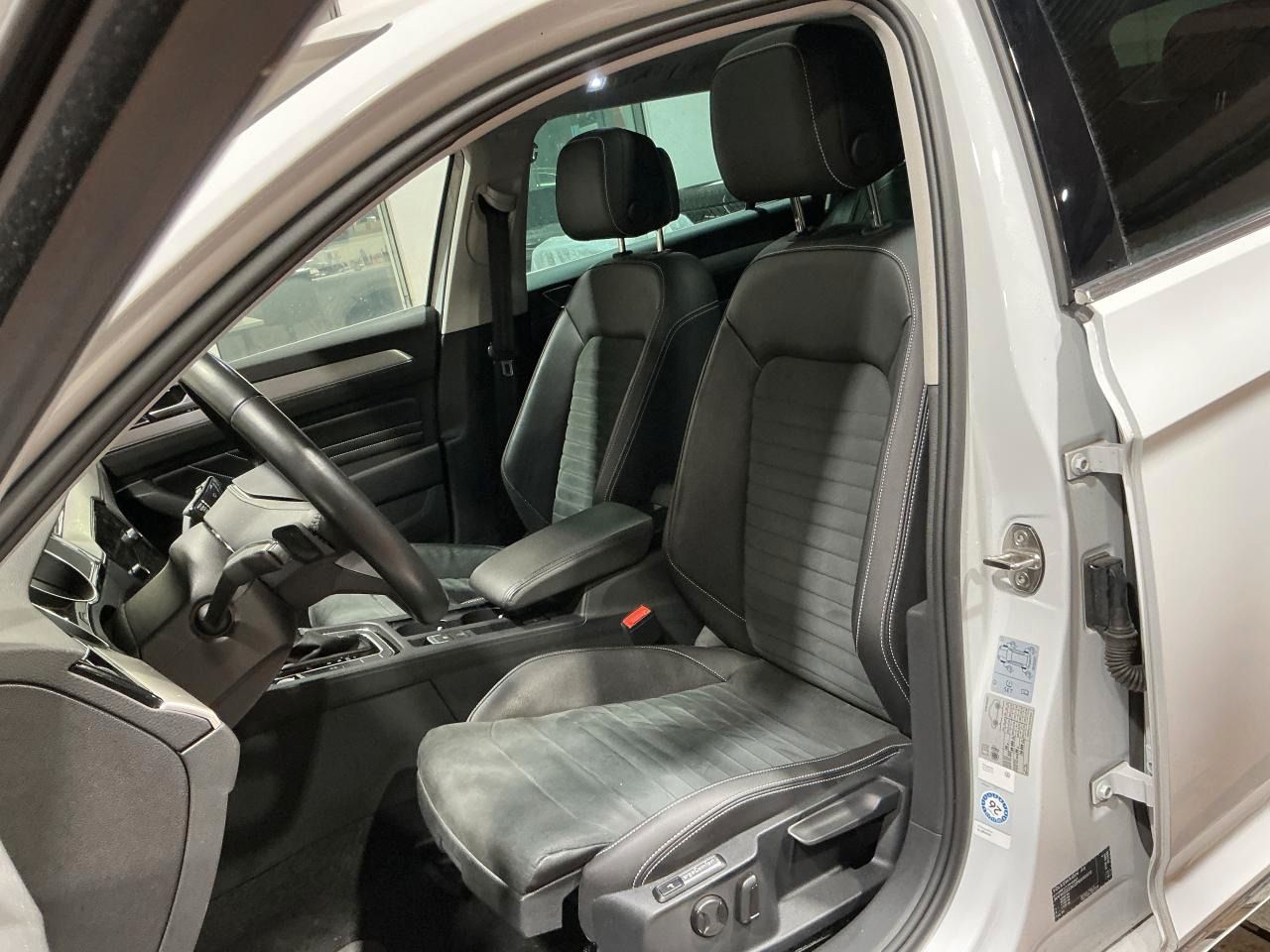 Fahrzeug autohaus mense Fahrzeugabbildung Volkswagen Passat Variant 2.0 TDI DSG Elegance IQ.Light|AHK