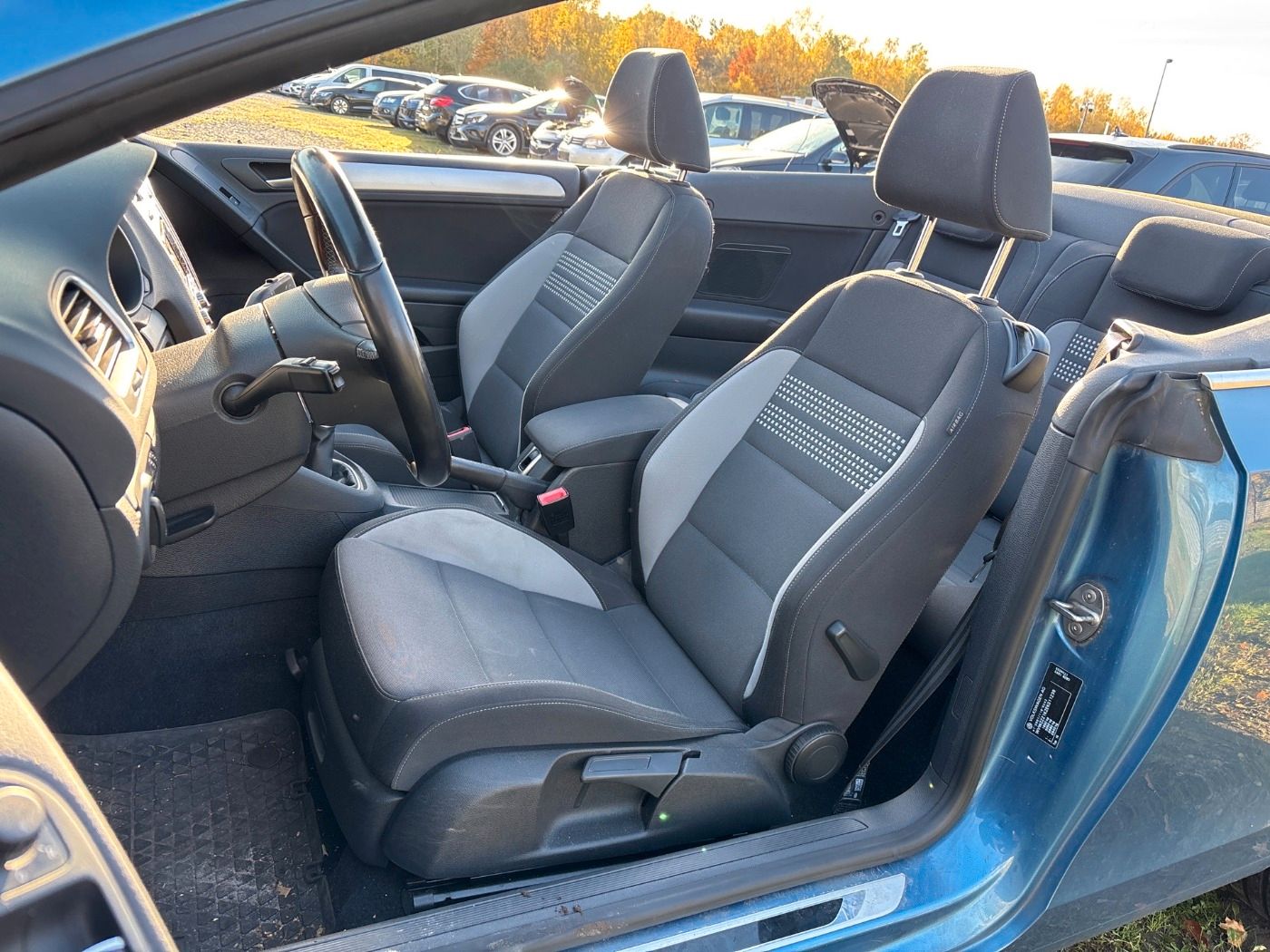 Fahrzeugabbildung Volkswagen Golf VI Cabriolet 1.2 TSI Navi|KlimaA|PDC|SHZG