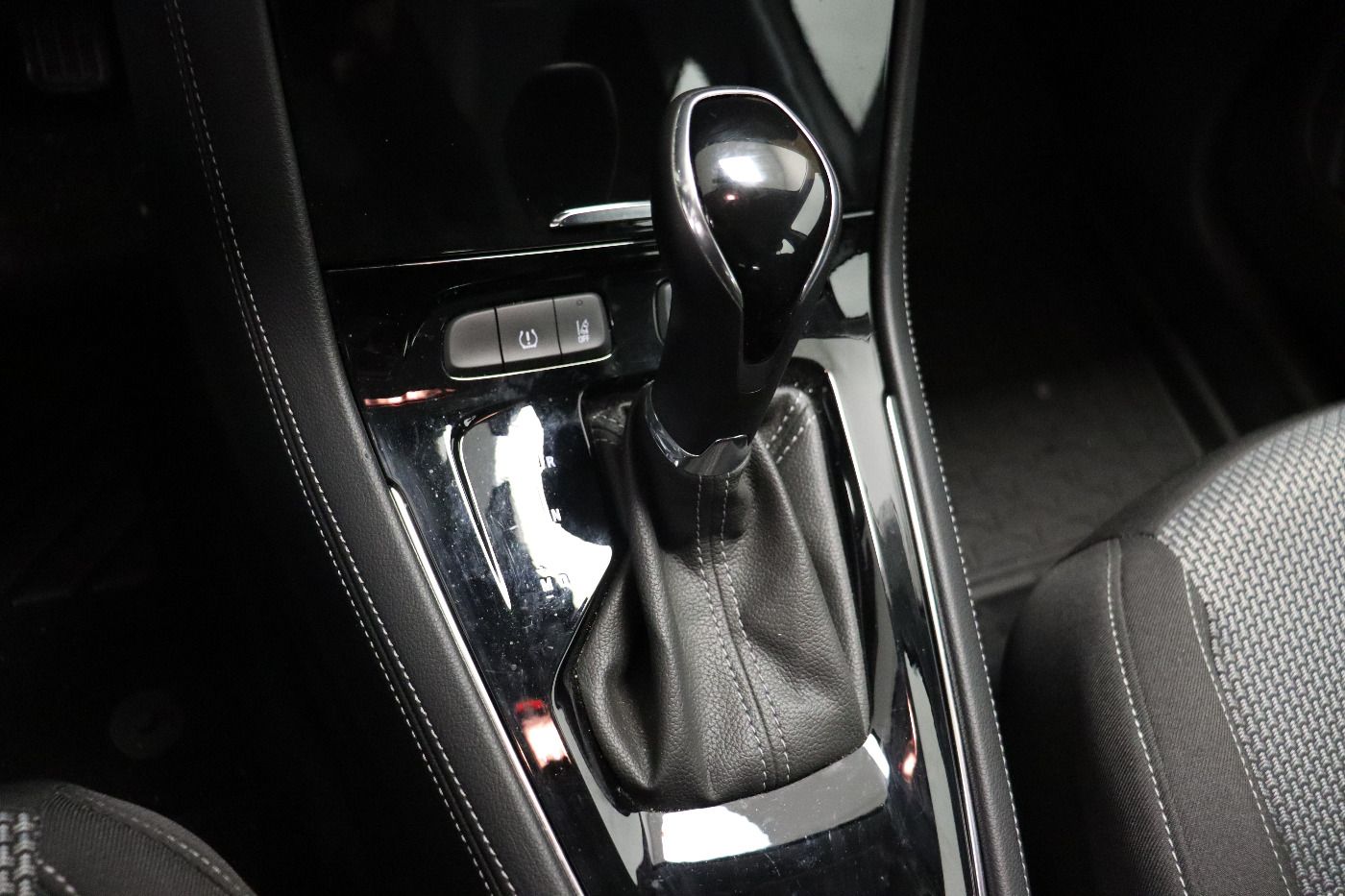 Fahrzeugabbildung Opel Grandland 1.0 Turbo Automatik Edition DynLicht