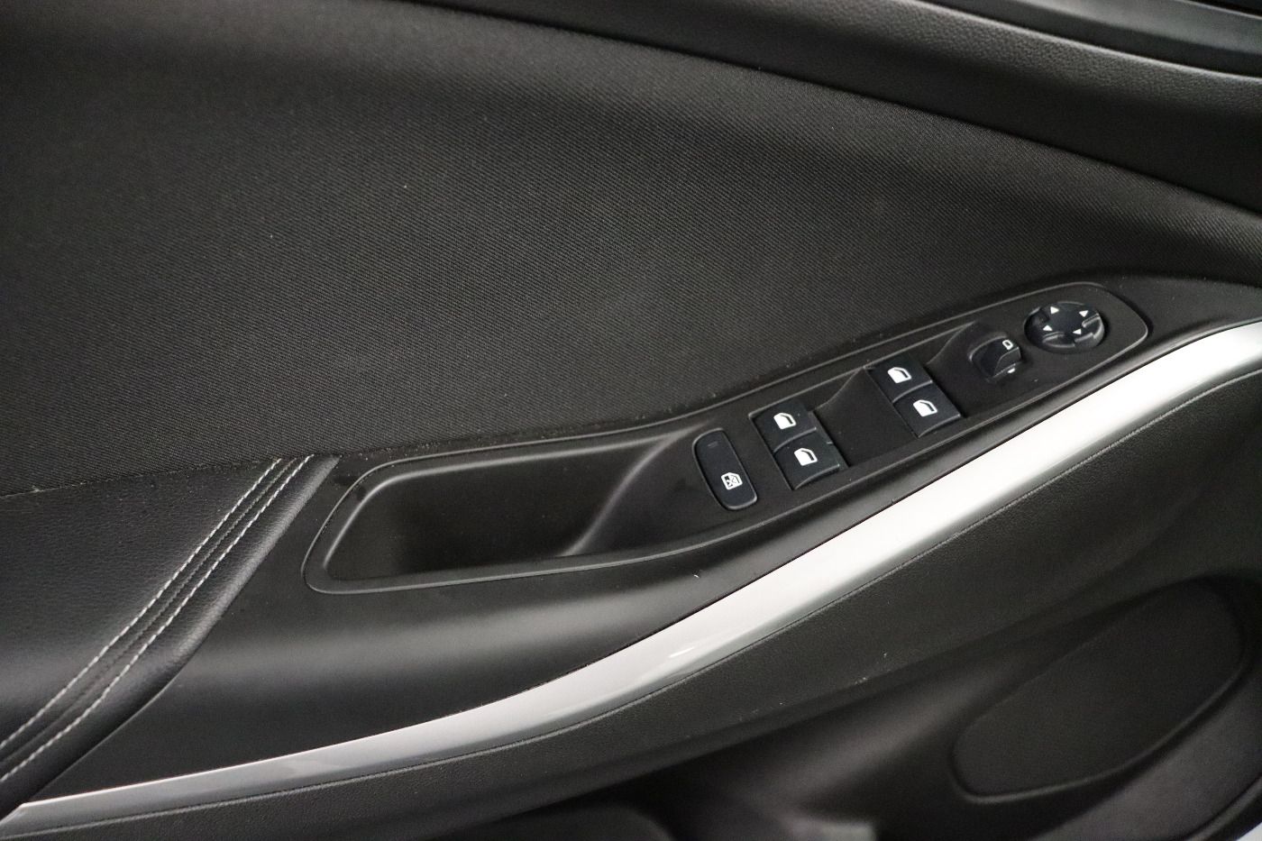 Fahrzeugabbildung Opel Grandland 1.0 Turbo Automatik Edition DynLicht