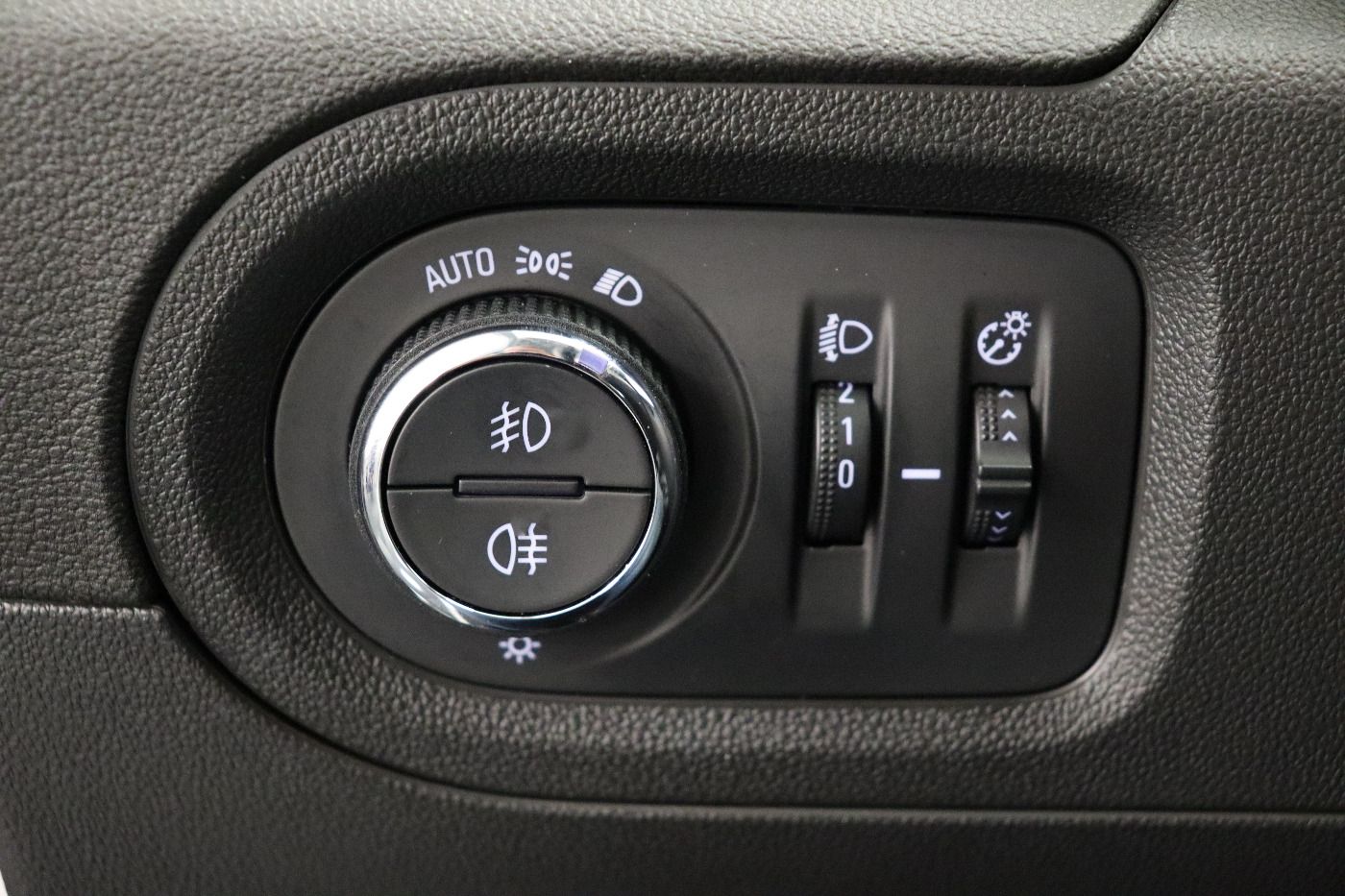 Fahrzeugabbildung Opel Grandland 1.0 Turbo Automatik Edition DynLicht