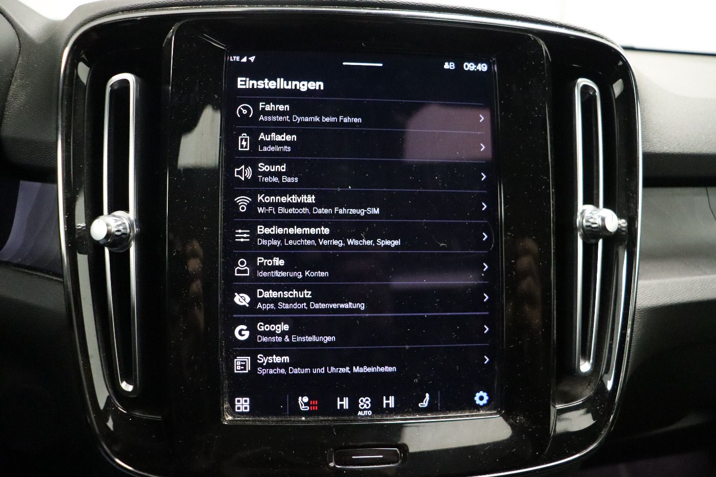 Fahrzeugabbildung Volvo C40 Plus Recharge Pure Electric AWD Pano|SD|ACC