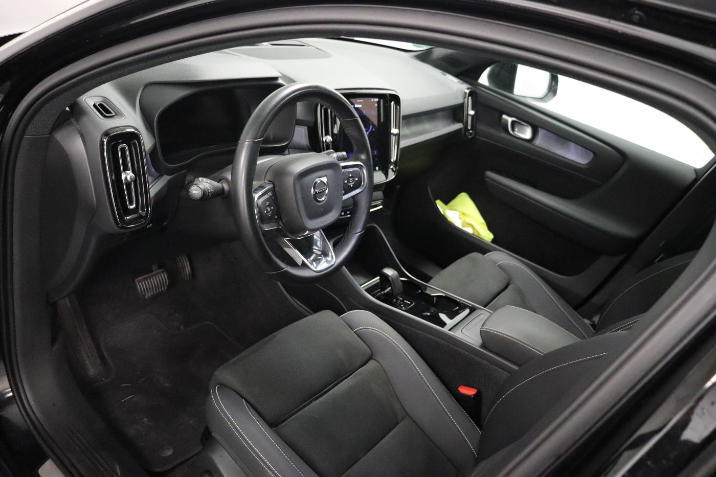 Fahrzeugabbildung Volvo C40 Plus Recharge Pure Electric AWD Pano|SD|ACC